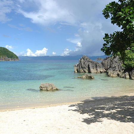 Tugawe Cove Resort Colongcocon Esterno foto