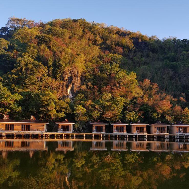 Tugawe Cove Resort Colongcocon Esterno foto