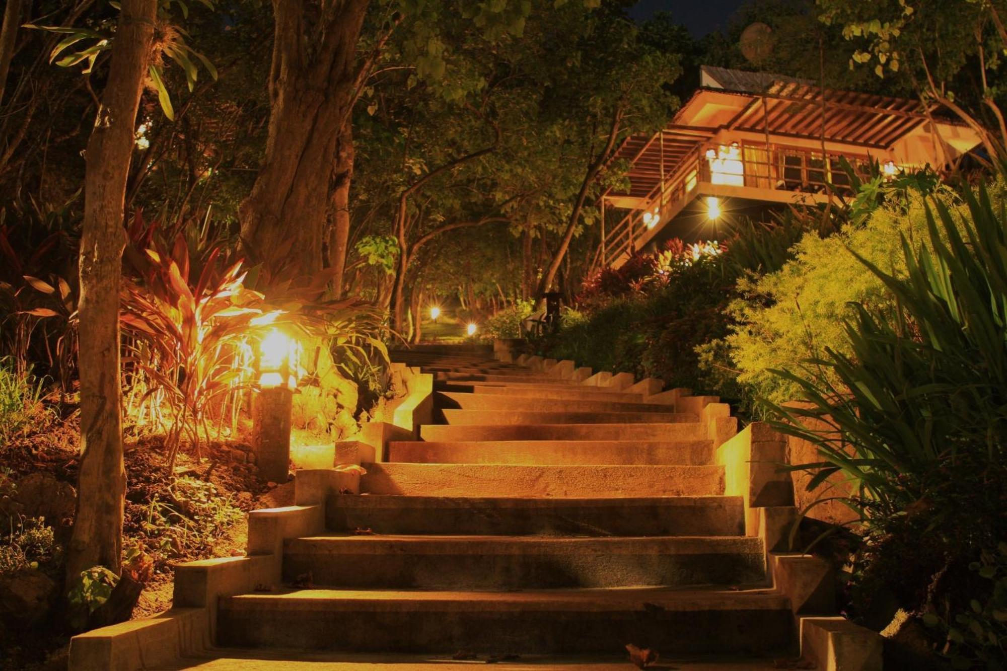 Tugawe Cove Resort Colongcocon Esterno foto