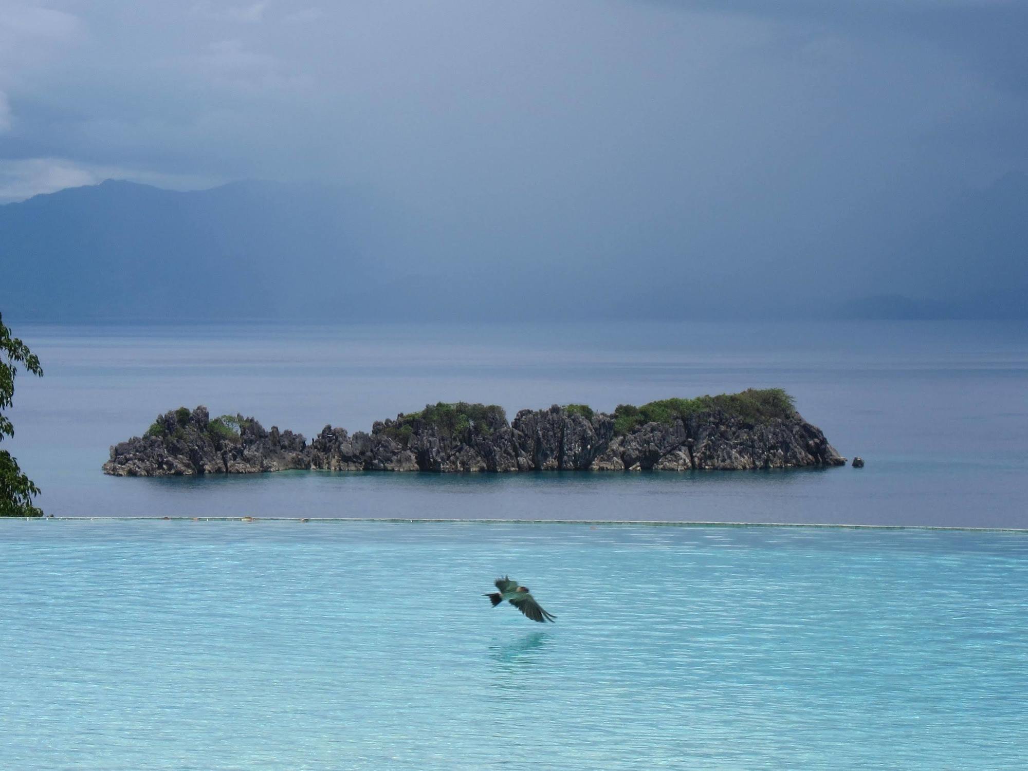Tugawe Cove Resort Colongcocon Esterno foto