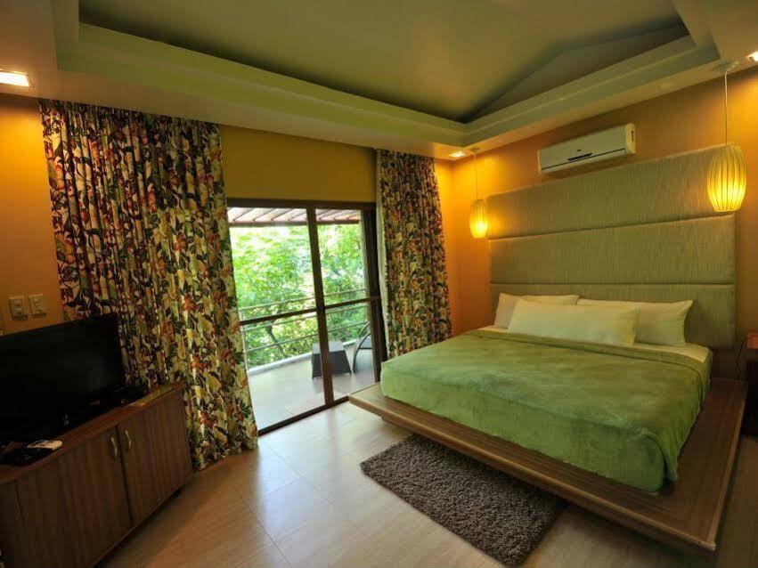 Tugawe Cove Resort Colongcocon Esterno foto